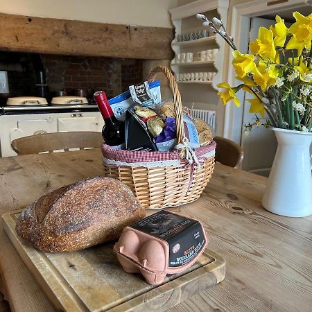 Beautiful Cotswold Farmhouse With Hot Tub Manchester Esterno foto