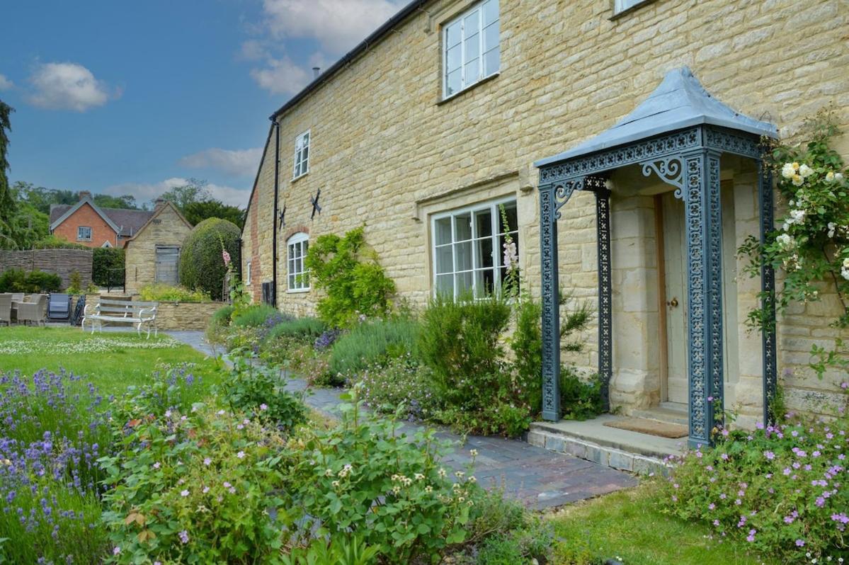 Beautiful Cotswold Farmhouse With Hot Tub Manchester Esterno foto