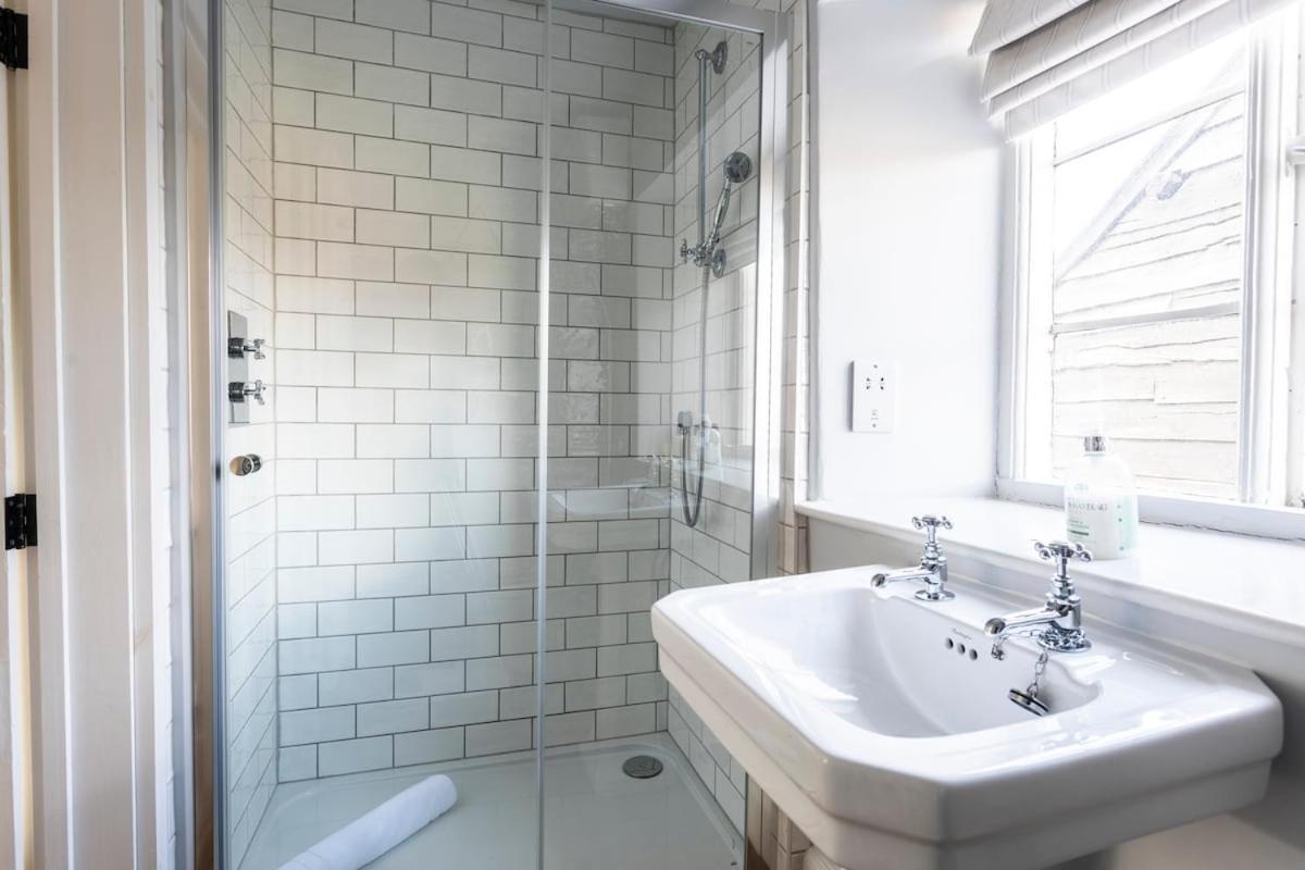 Beautiful Cotswold Farmhouse With Hot Tub Manchester Esterno foto