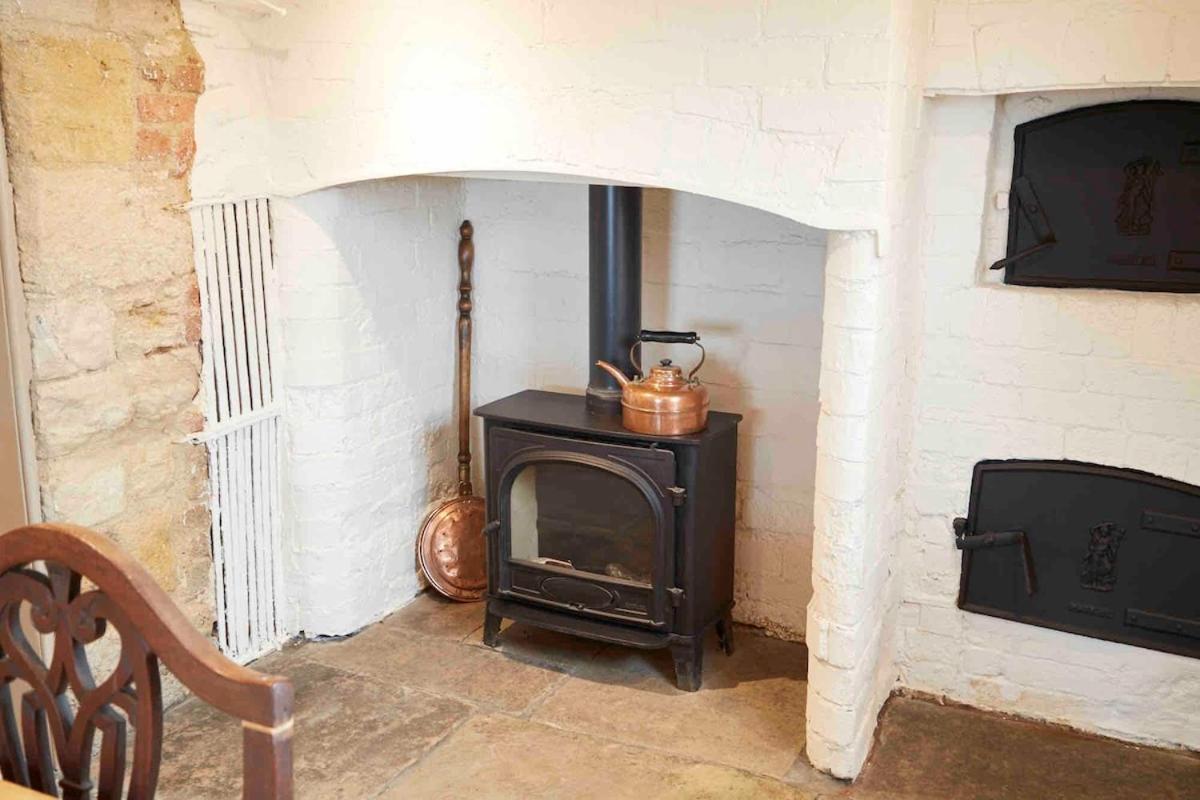 Beautiful Cotswold Farmhouse With Hot Tub Manchester Esterno foto