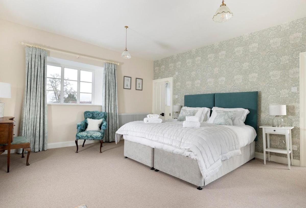 Beautiful Cotswold Farmhouse With Hot Tub Manchester Esterno foto